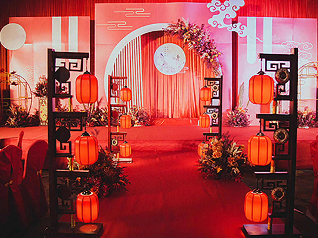 中式婚礼简单而不失雅调古朴喜庆热烈的张扬。