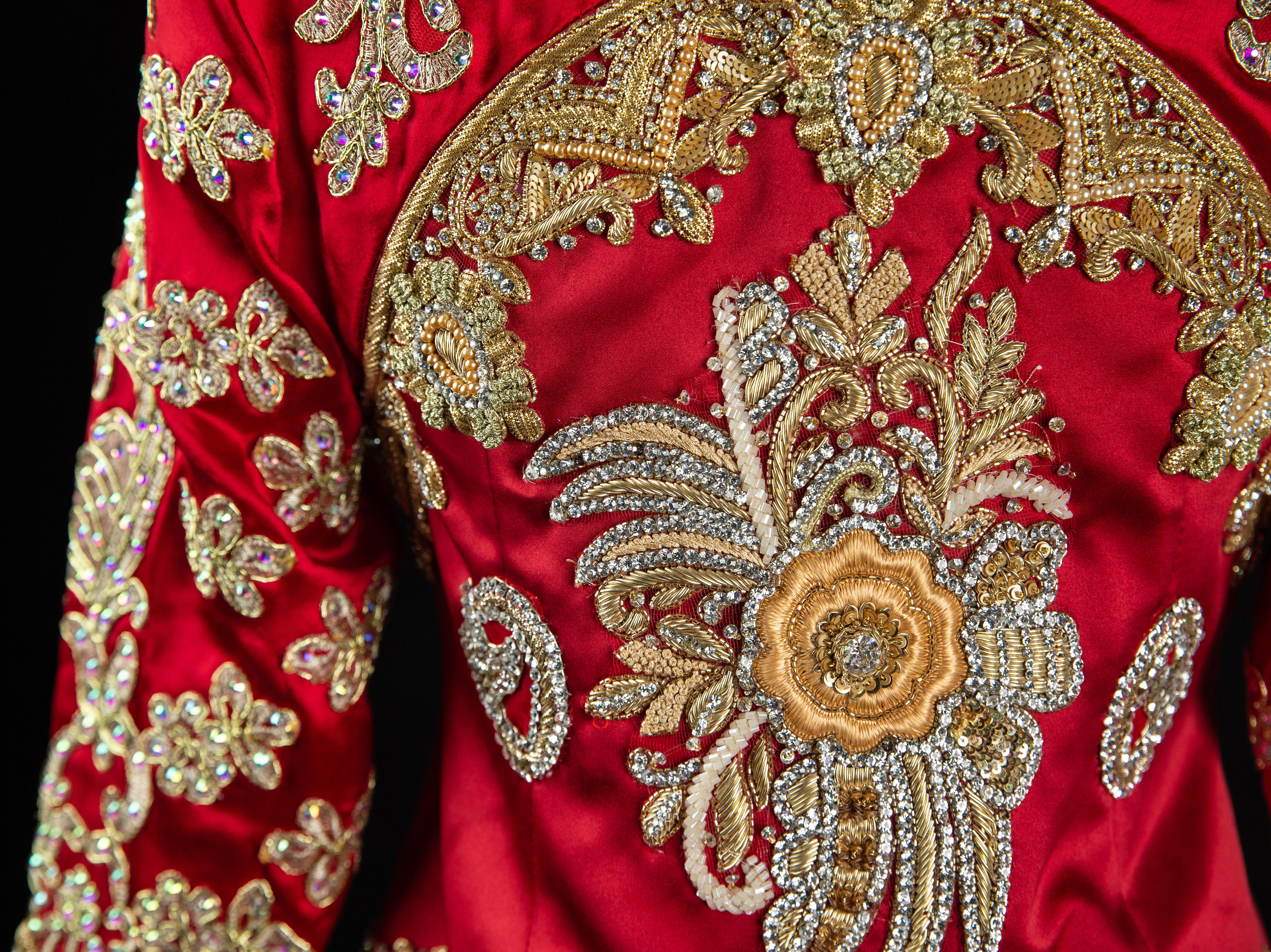 马来西亚纯手工定制秀禾服，耗时2000多工时