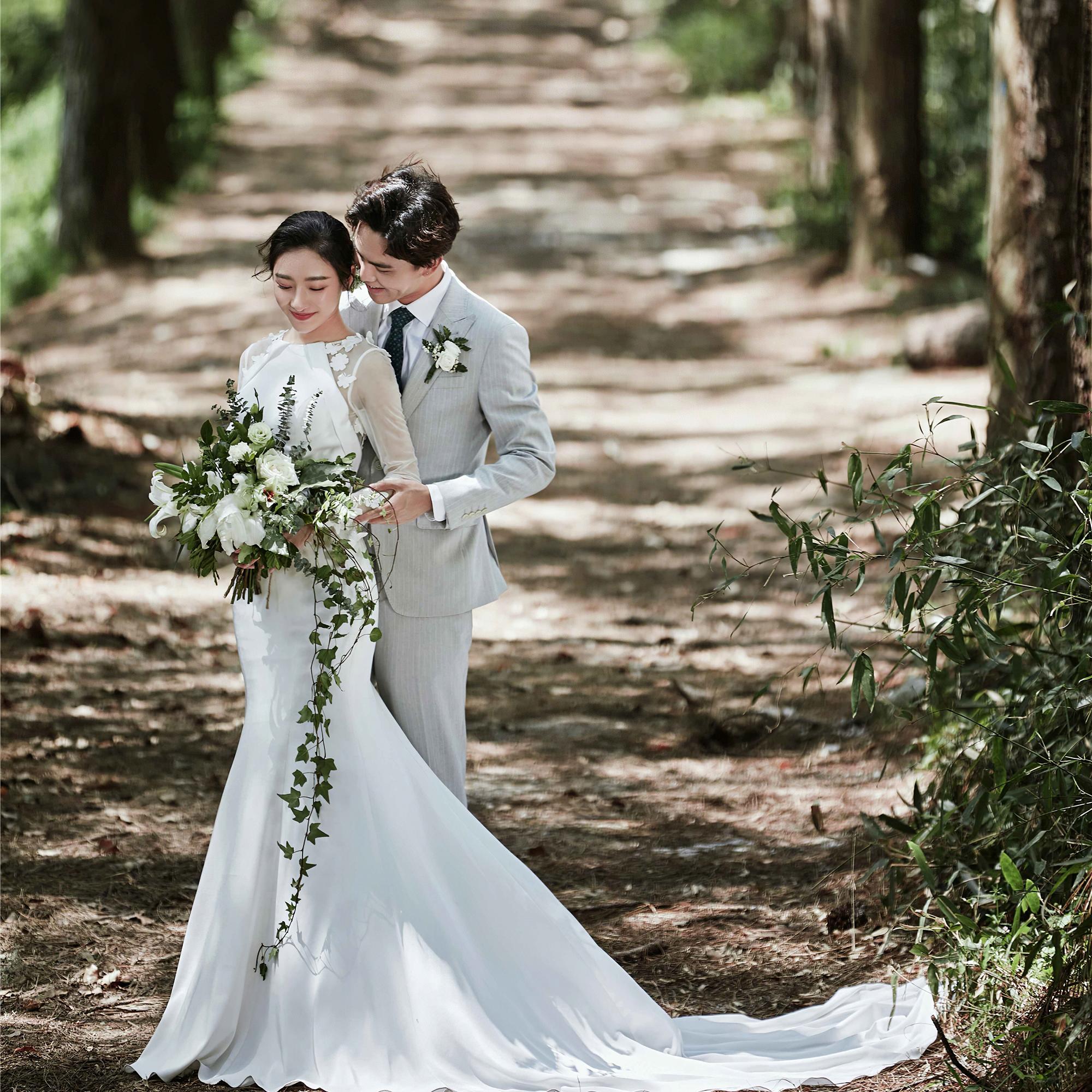 一组仙气十足的森系婚纱照