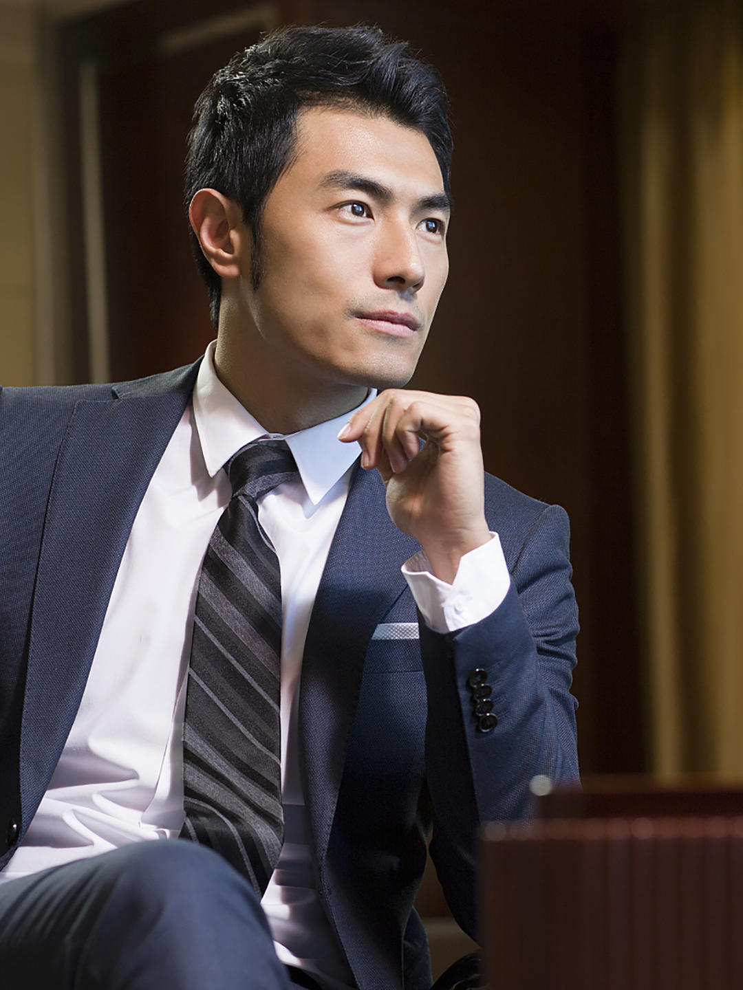 精致高贵男士宴会婚礼四件套西服/西裤/领带/口袋