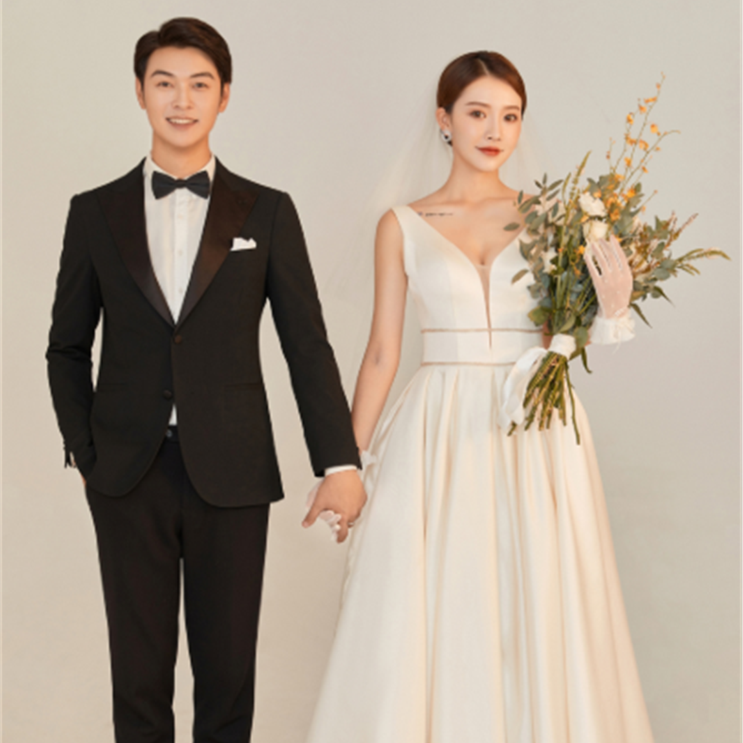 【小时光】经典婚照 8服8造 开春狂欢优惠来袭
