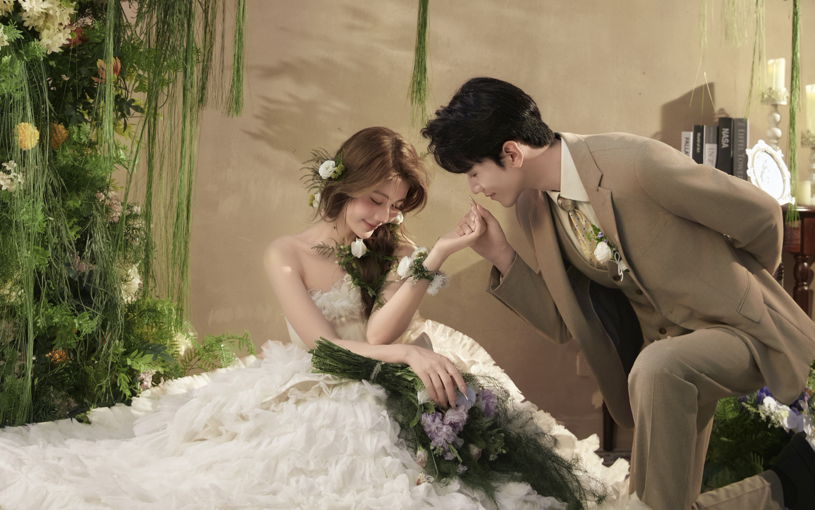 纯粹的浪漫仪式感🌷花房公主婚纱照太美了 