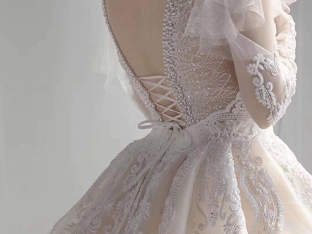 ￥9880婚纱礼服+ 跟妆