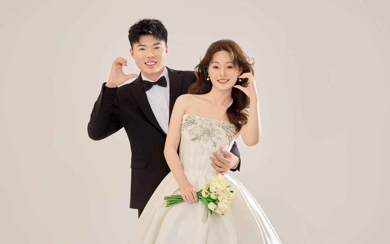 極簡(jiǎn)內(nèi)景系列客片欣賞-石家莊婚紗照必選商家