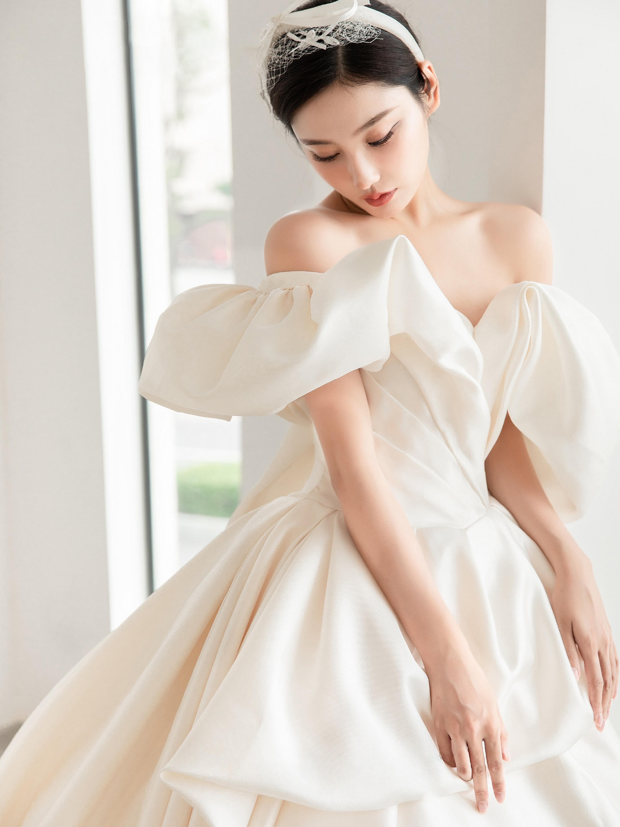 《特惠套餐》长拖尾主婚纱+敬酒服男士礼服《特惠》