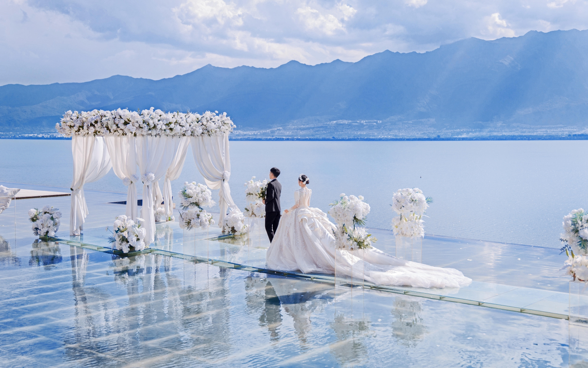 以白紗為筆，誓言為墨，書寫不落幕的愛情