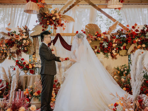 年终钜惠 橙红系主题婚礼 含四大金刚 含婚纱礼服