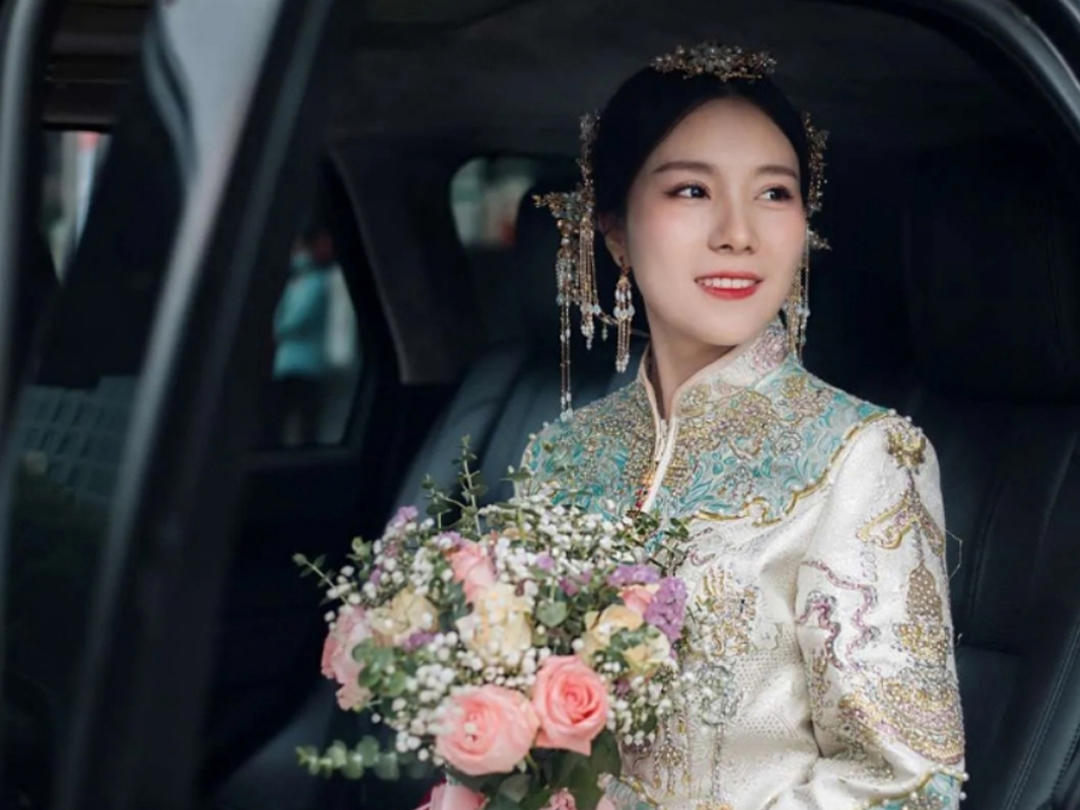 郑州芊悦美妆资深化妆师全天跟妆3套造型+妈妈妆