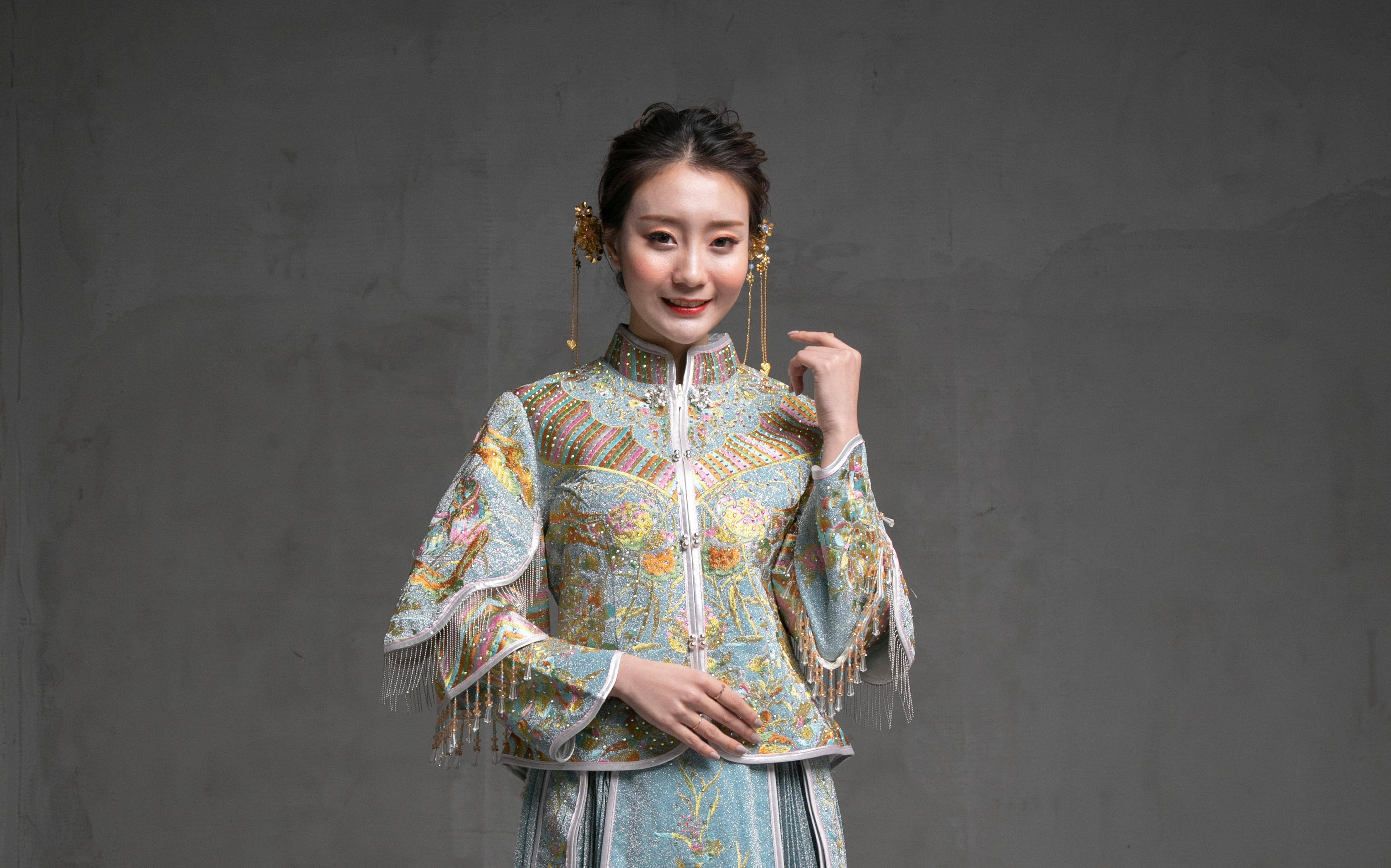 万黛中式秀禾服高端定制2019年新款