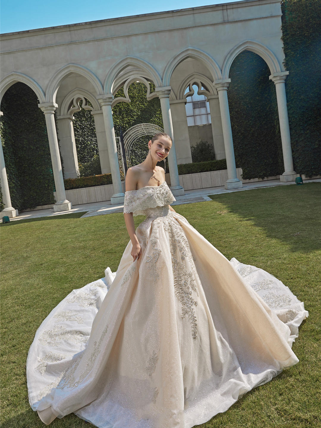 【品质优选】进口秀禾+高端白纱+品牌礼服+跟妆