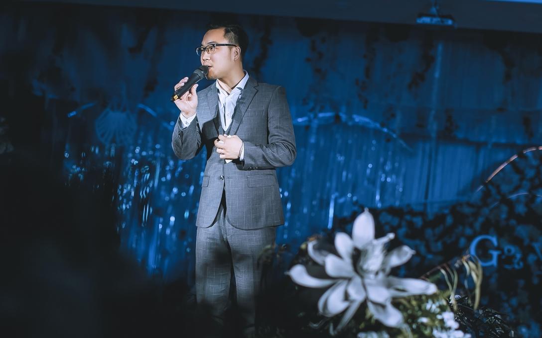 峰赫（人气好评 音乐诗人 吉他元素融入 带助理）