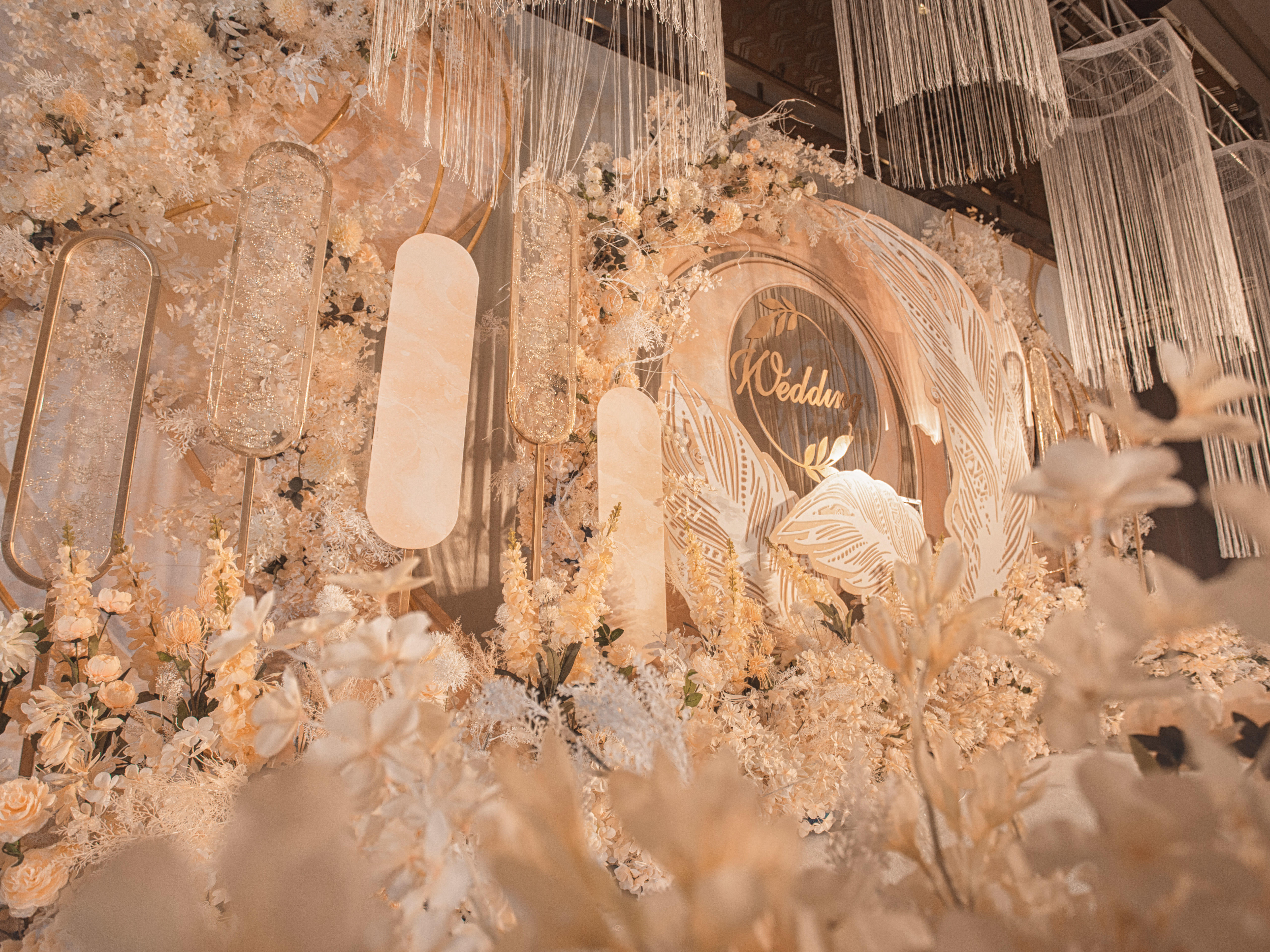 限时优惠简约大气香槟色婚礼 衢州万达广场店