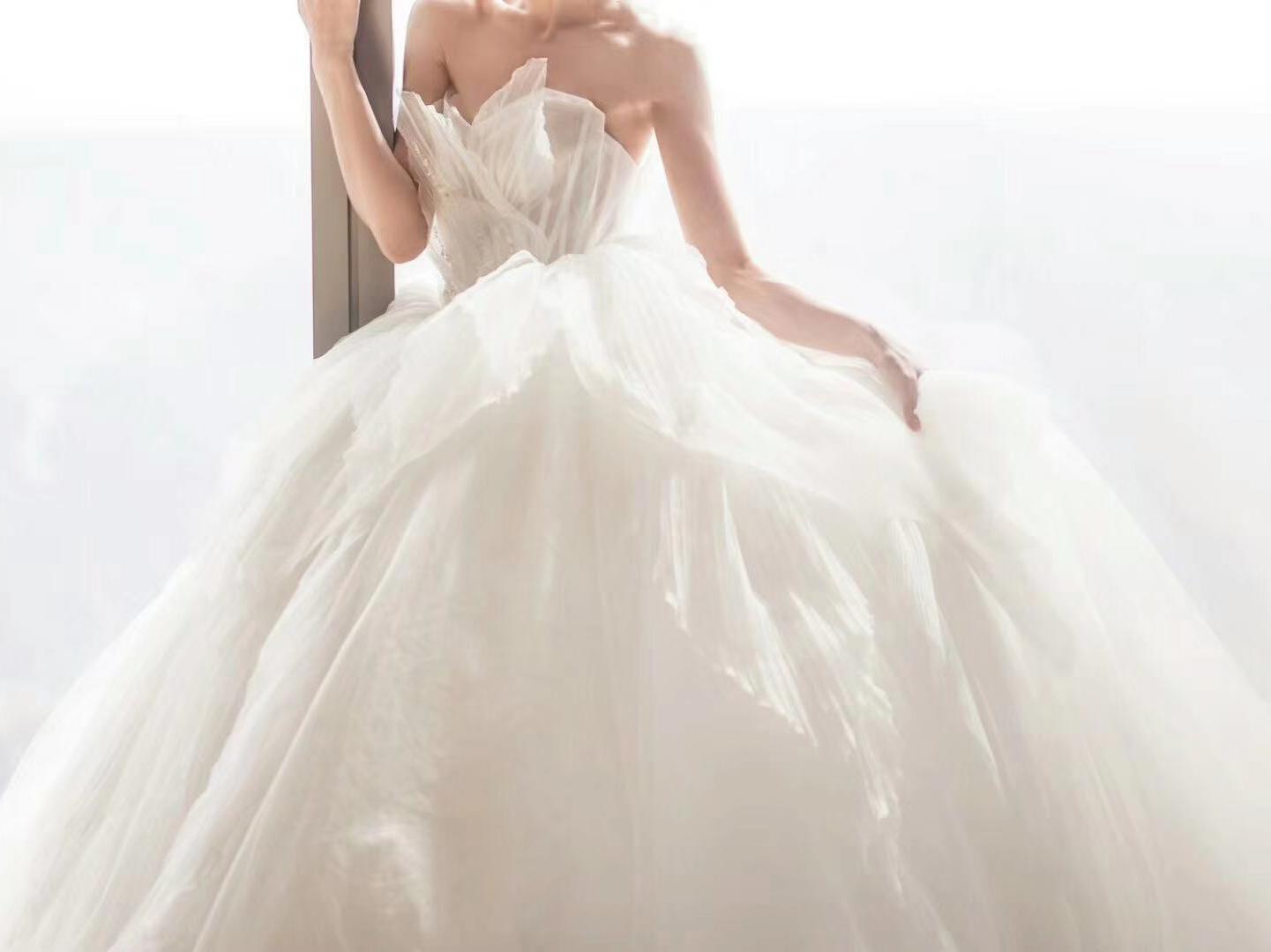 TT婚纱【跟妆+婚纱】超值套餐