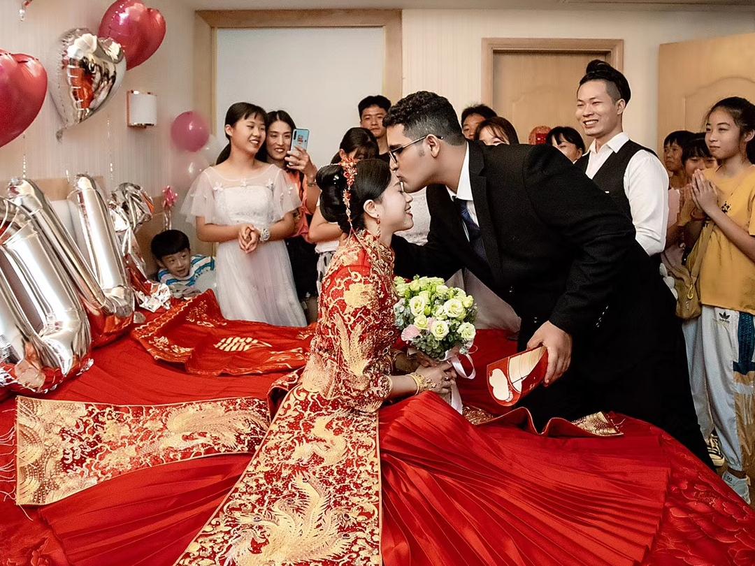 郴州市朵妍美妆造型唯美新娘跟妆+伴娘妆+高档胸贴
