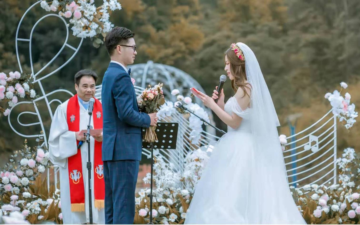 爱的真谛  基督教草坪婚礼