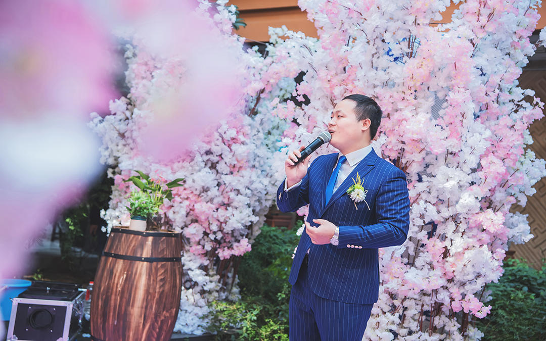 李健个性策划主持 《父母爱情》