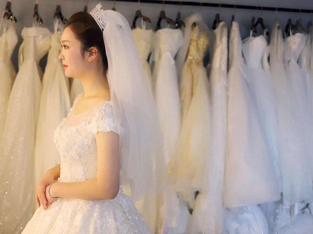 【人气推荐】定制婚纱礼服秀禾+总监跟妆师全程跟妆