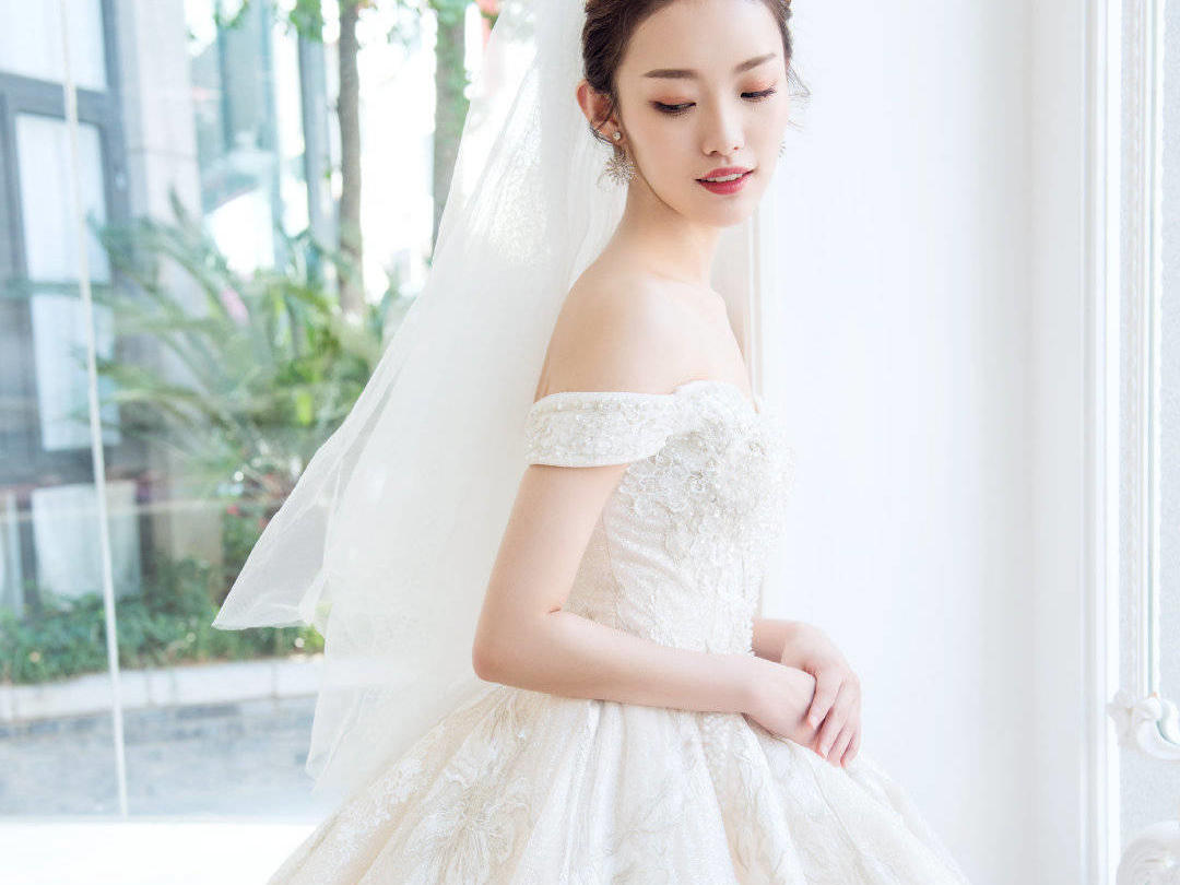 【超值租赁】星辰主纱大拖尾+敬酒服