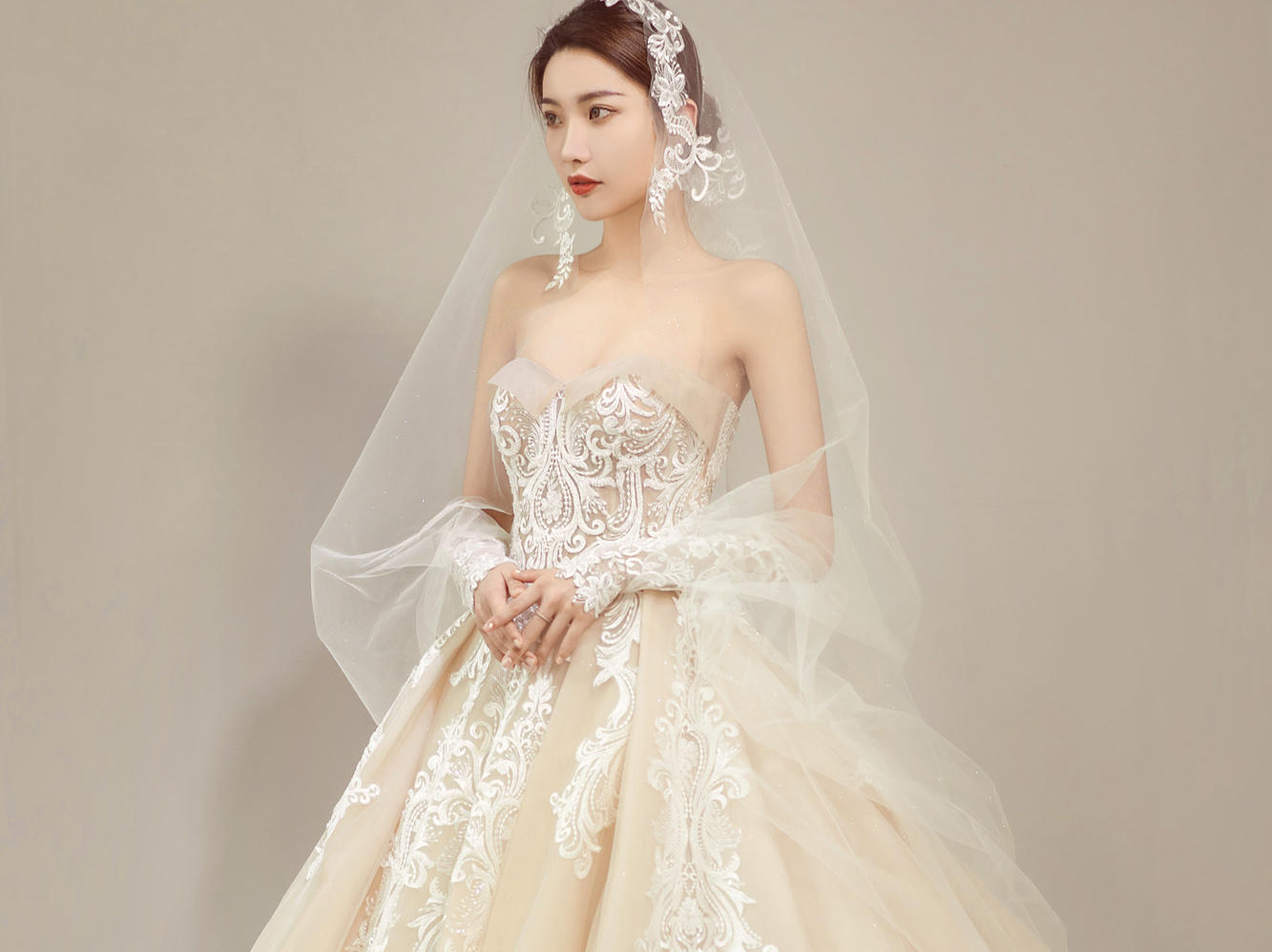 《特惠套餐》秀禾服主婚纱敬酒服＋件伴娘服