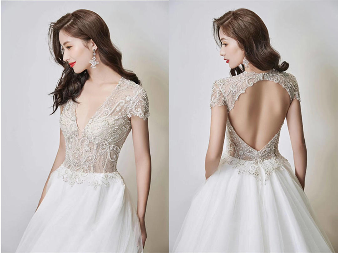 【超值套餐】新款长拖主纱+任选秀禾+礼服+伴娘服