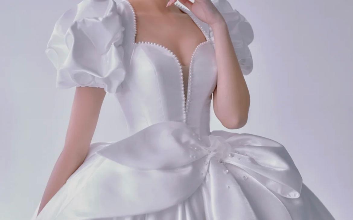 ML主纱+出门纱+敬酒服+4件伴娘服