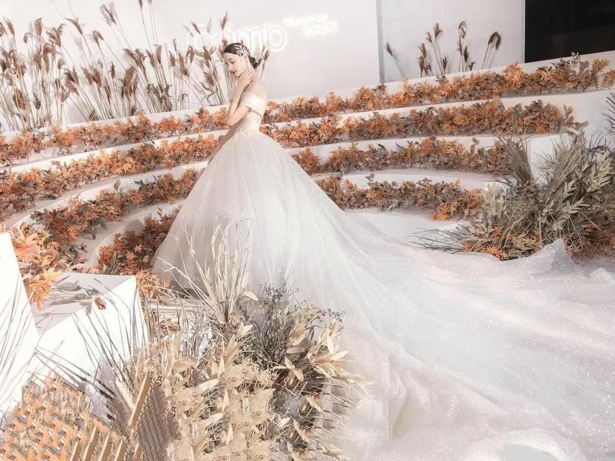 高定系列品牌婚纱套餐 13件