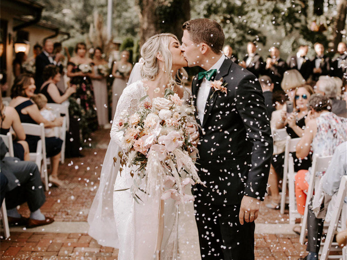 【限时特惠】设计师小众高定婚纱4件套+伴娘服