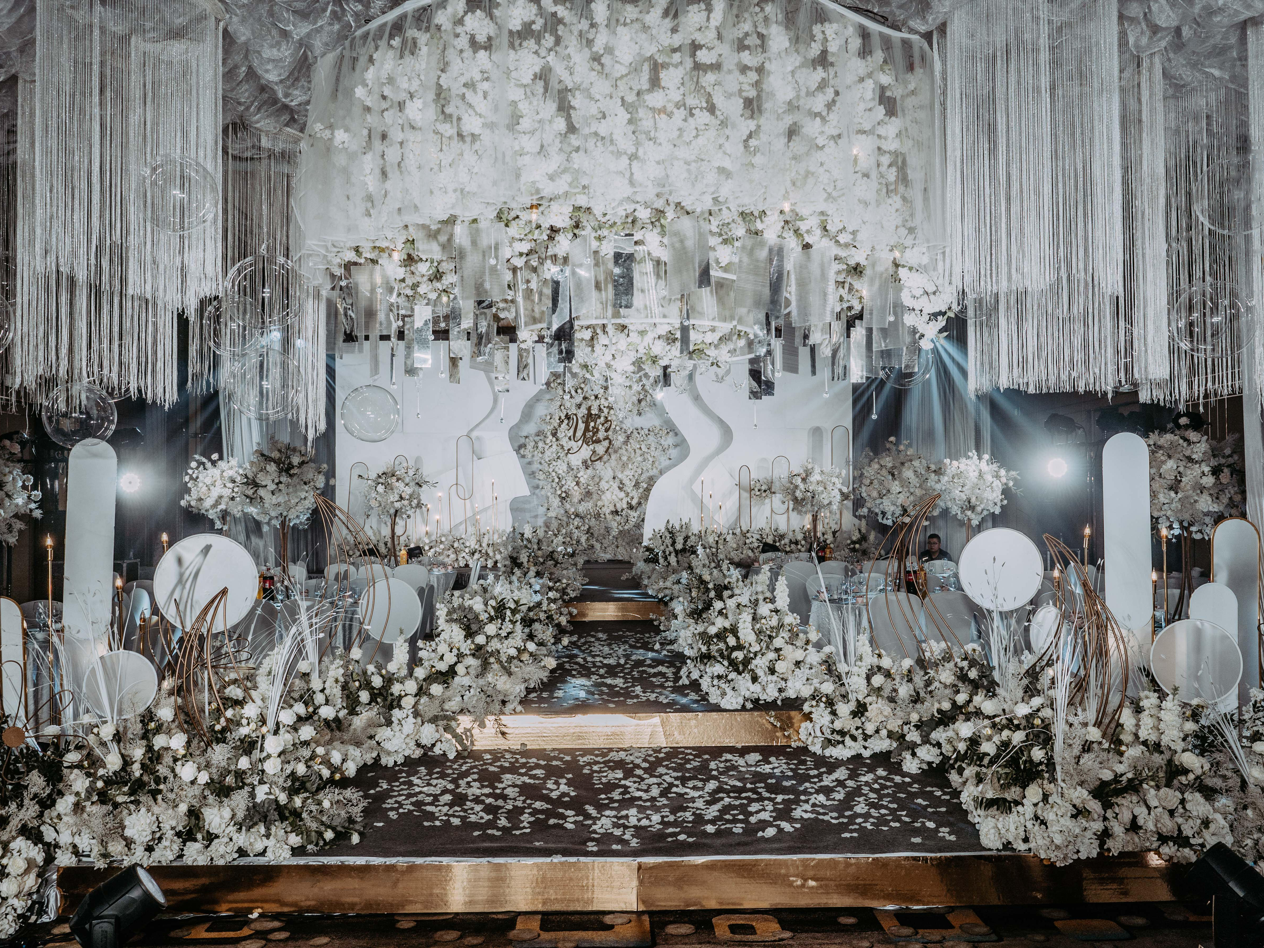 2020专属定制大气梦幻婚礼/风格任选