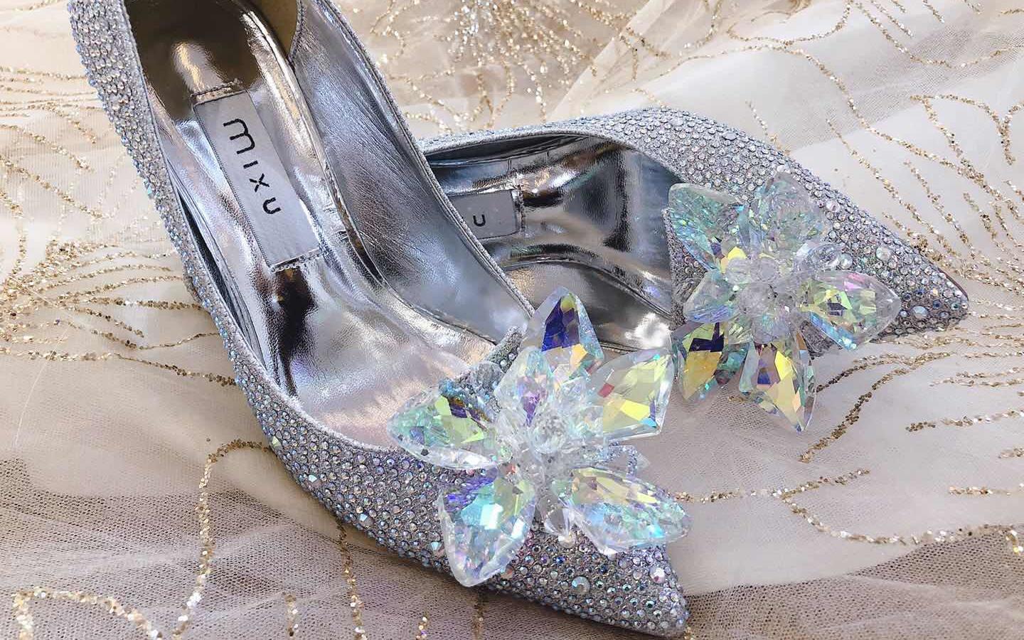 Ainy艾妮婚纱分享热门婚品婚鞋时尚水晶鞋