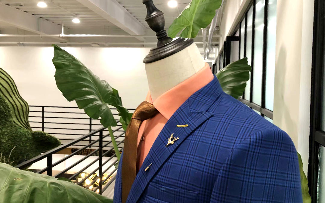 蓝色系格纹面料戗驳领2粒扣西装