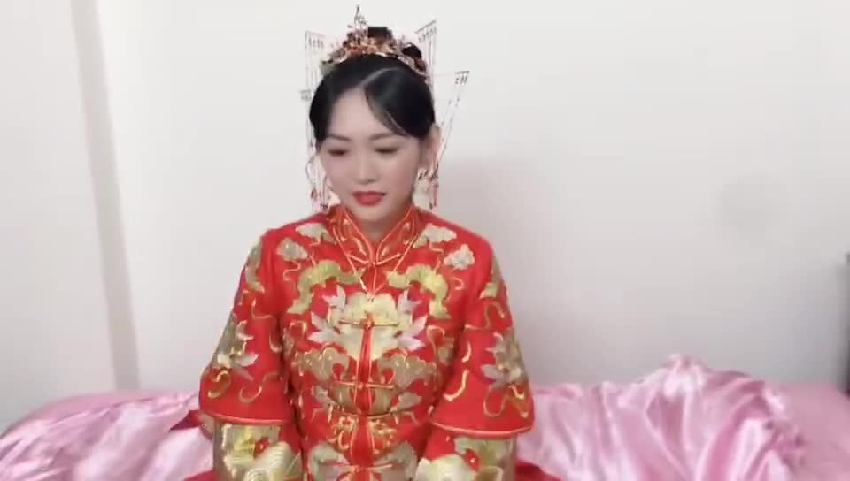 首席化妆师全程跟妆+摄影+亲友妆+白纱