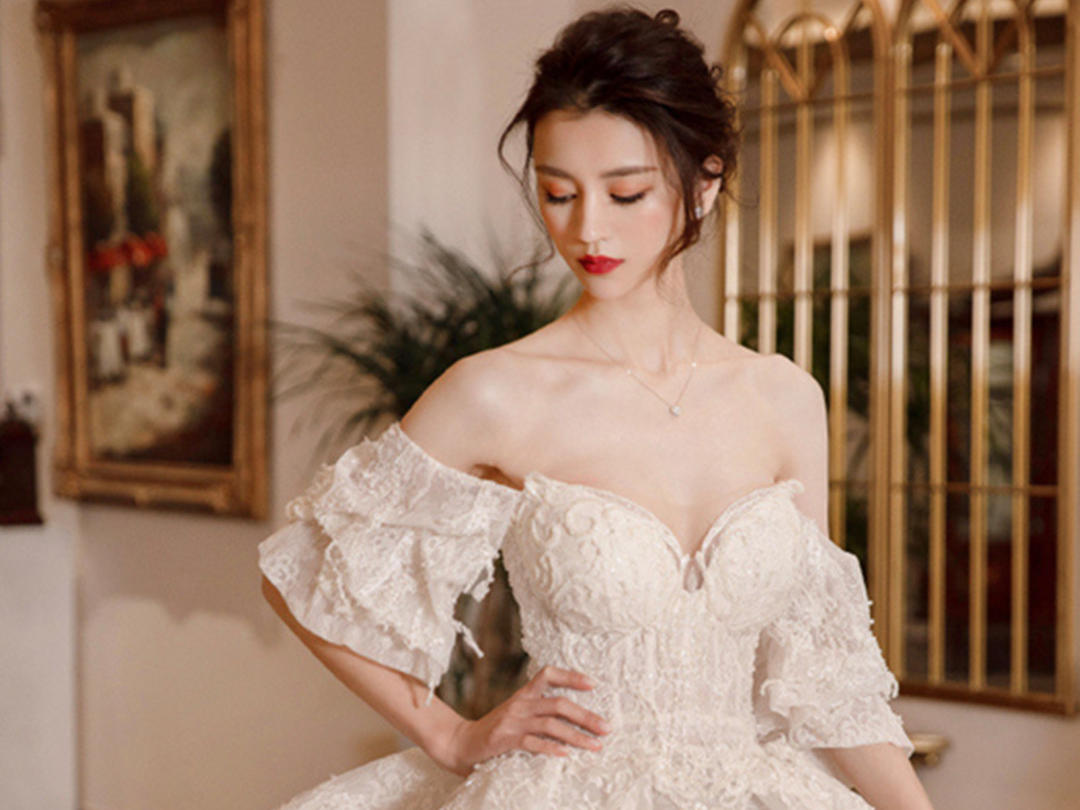 【私藏经典】高定婚纱3件套+跟妆+伴娘服