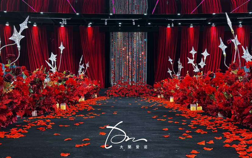 雅致朱砂色调垂幔