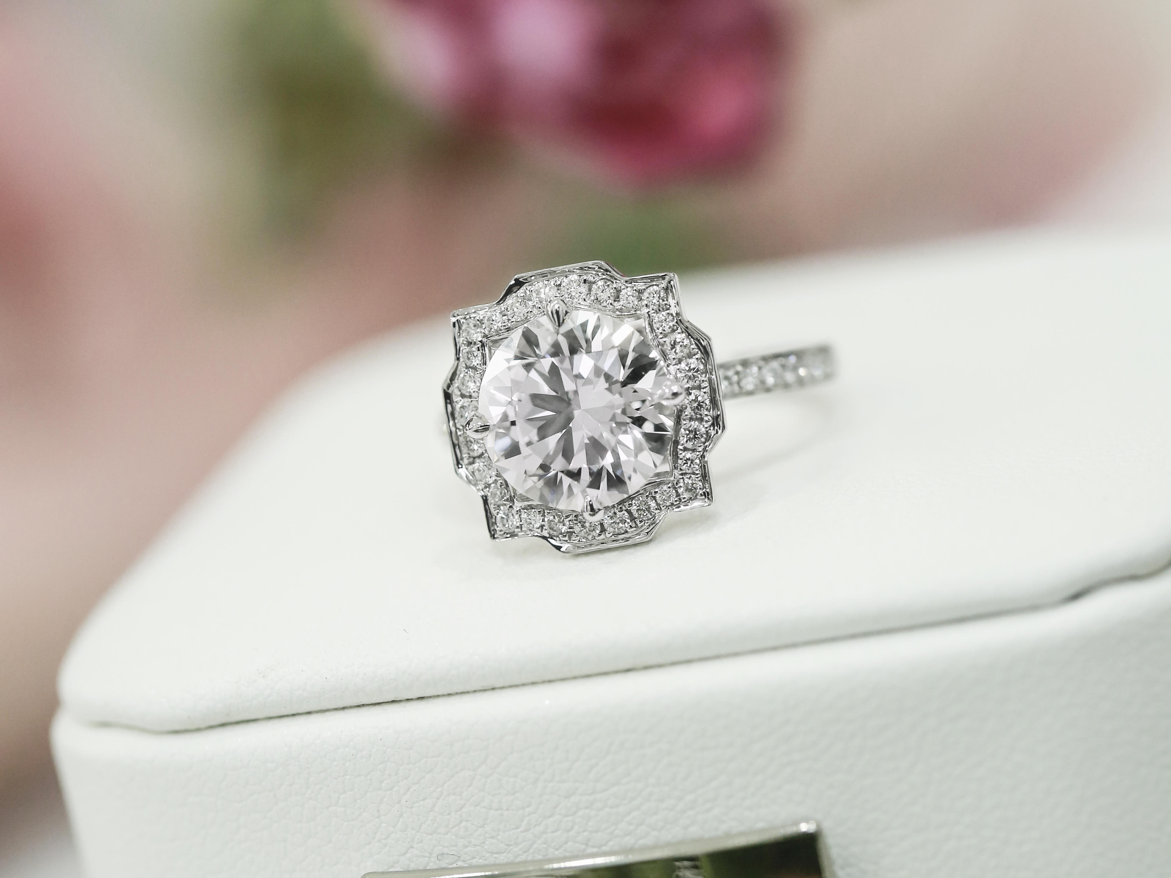 3克拉热门围镶款钻戒《梦羽》