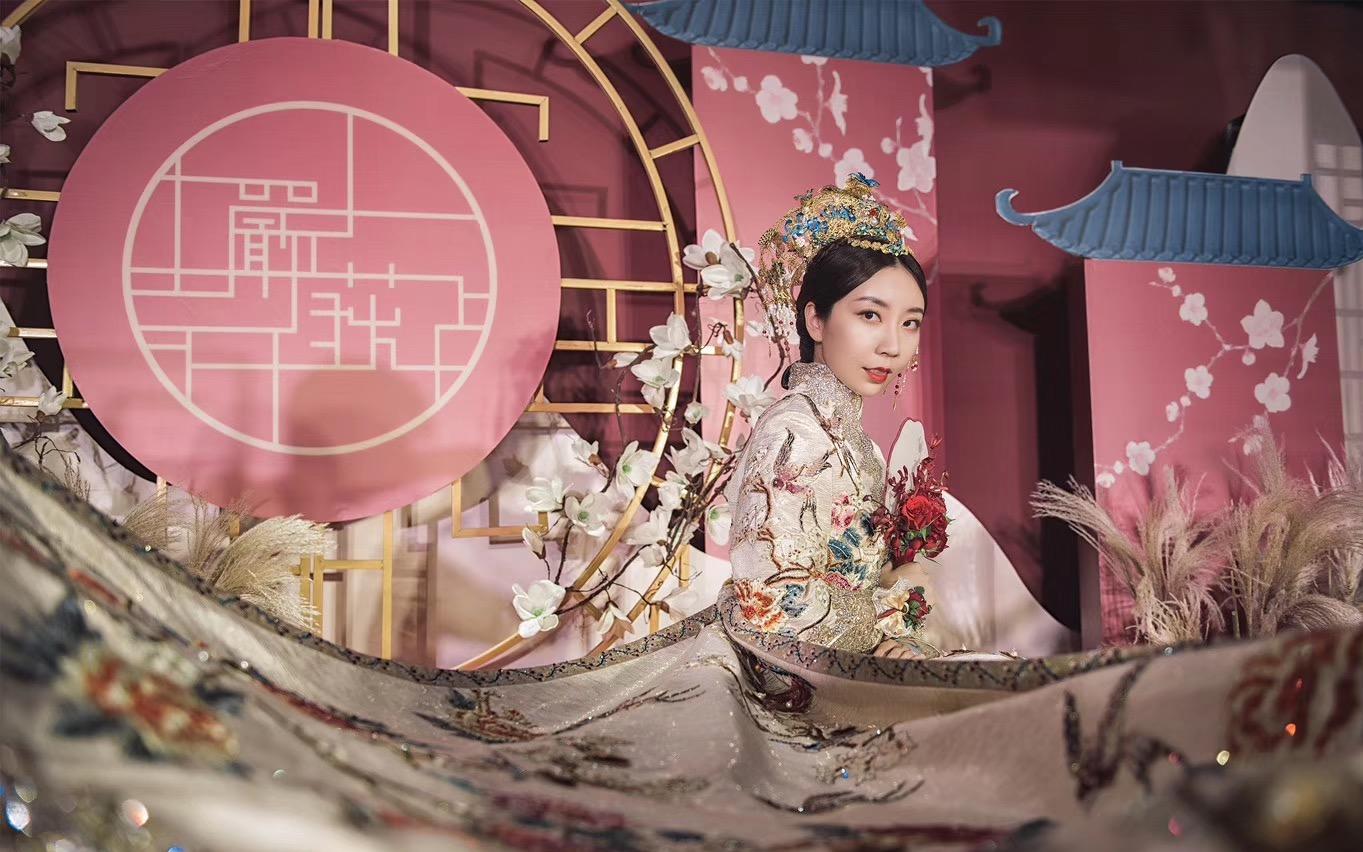 中式答谢宴 许八荒笼悬结彩