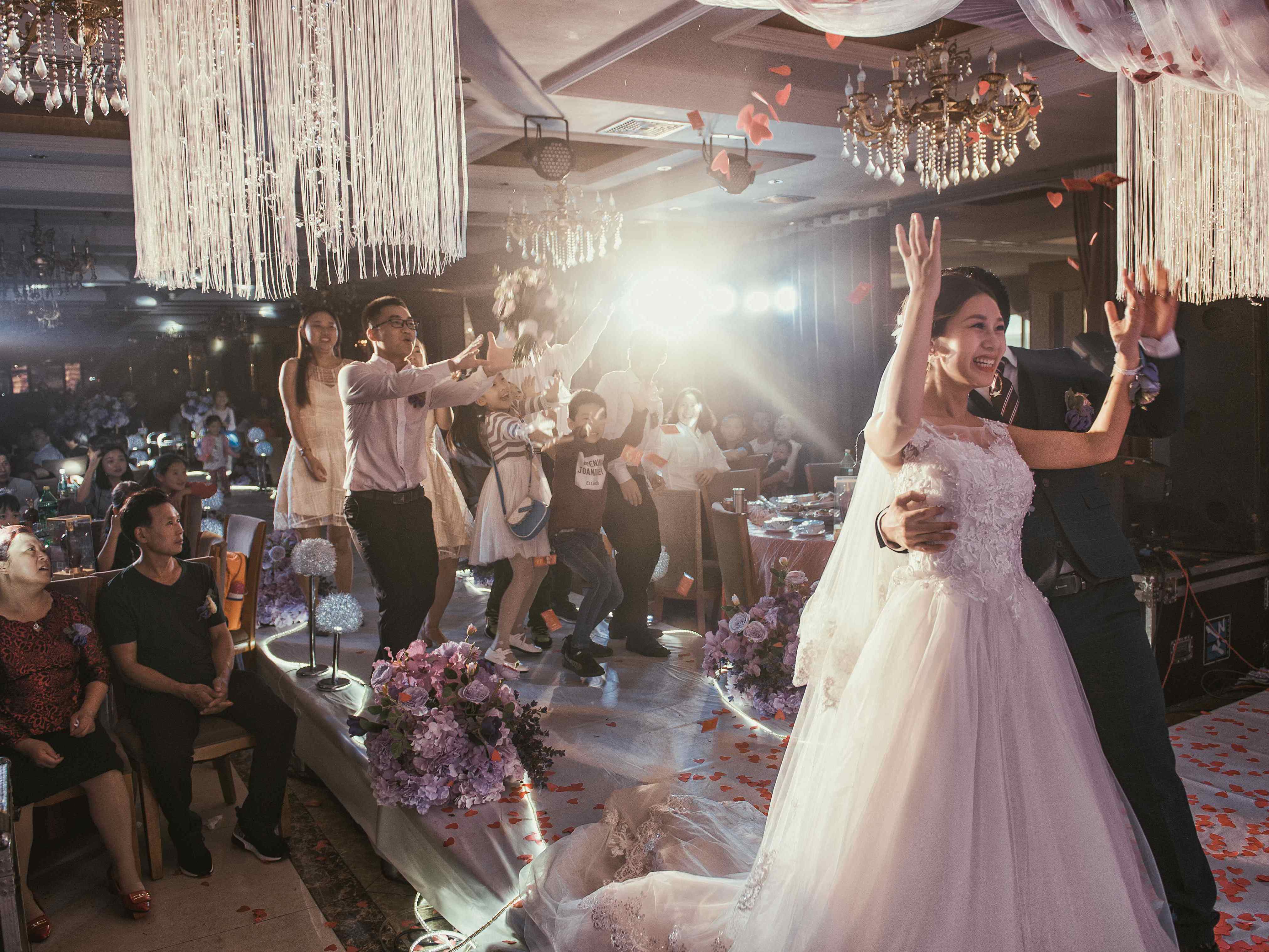 （紫色婚礼）广元紫色底层高吊顶婚礼