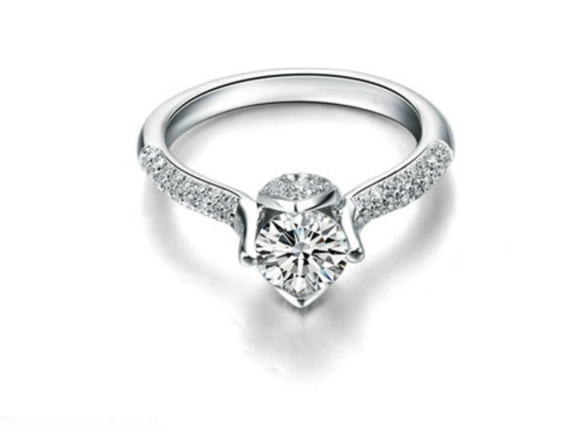 白18K金钻石女戒（皇家礼赞系列3）