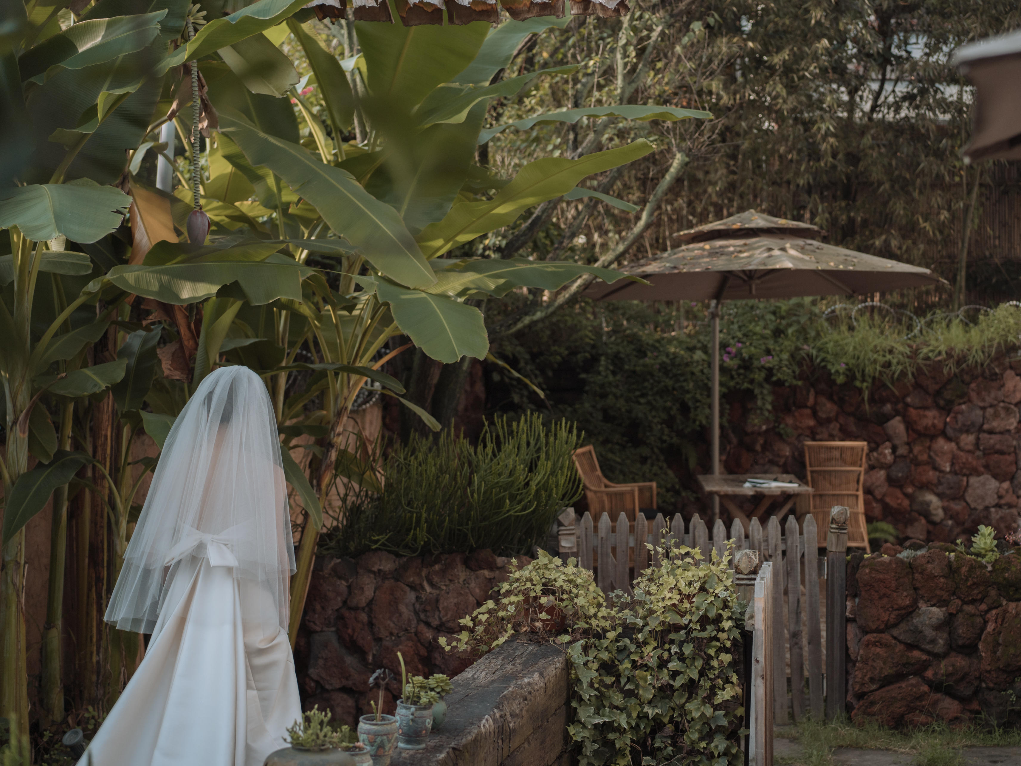 【网络特惠】婚纱礼服3件套＋伴娘服4件