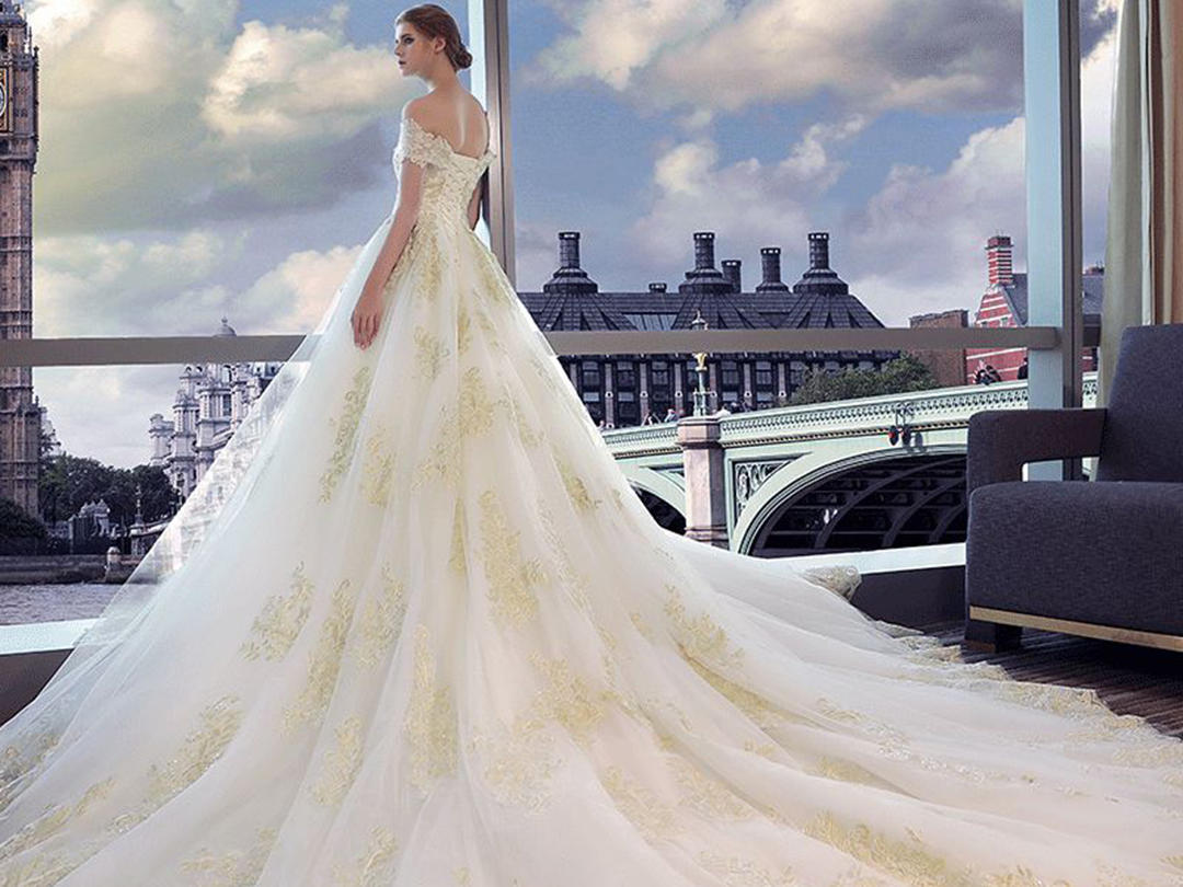 美熙婚纱--长拖尾（最新款）+秀禾+礼服三件套