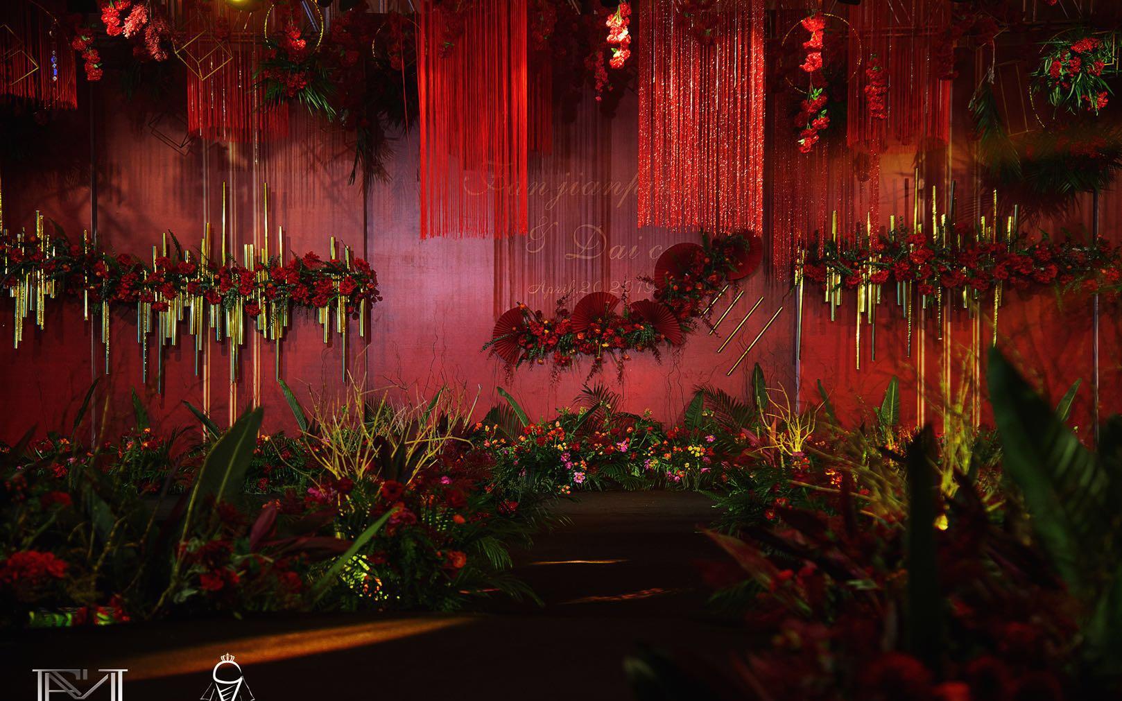 勃艮第红+红金低奢大气婚礼