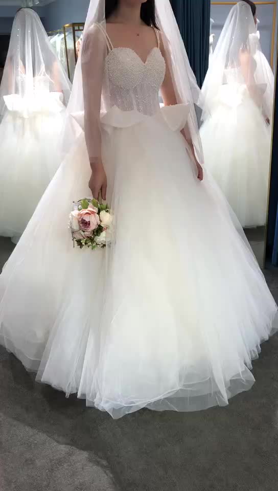 超值套餐：精品秀禾+齐地婚纱+敬酒服+跟妆