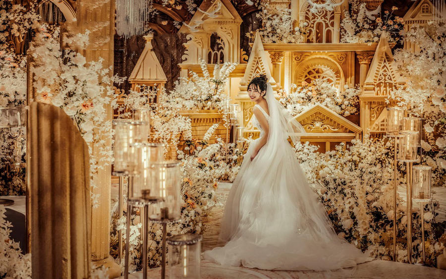 金色-奢华城堡婚礼（预定有礼）