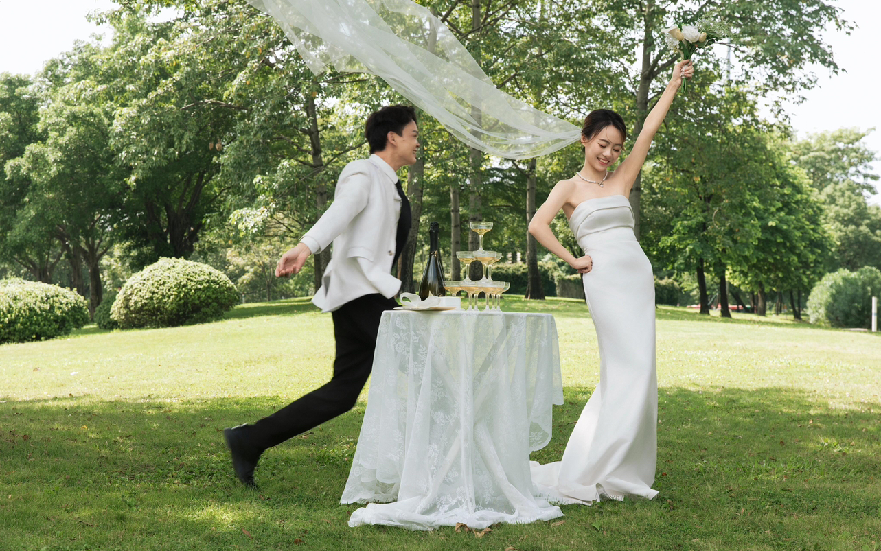 草坪森系客片欣賞.石家莊婚紗照必選商家