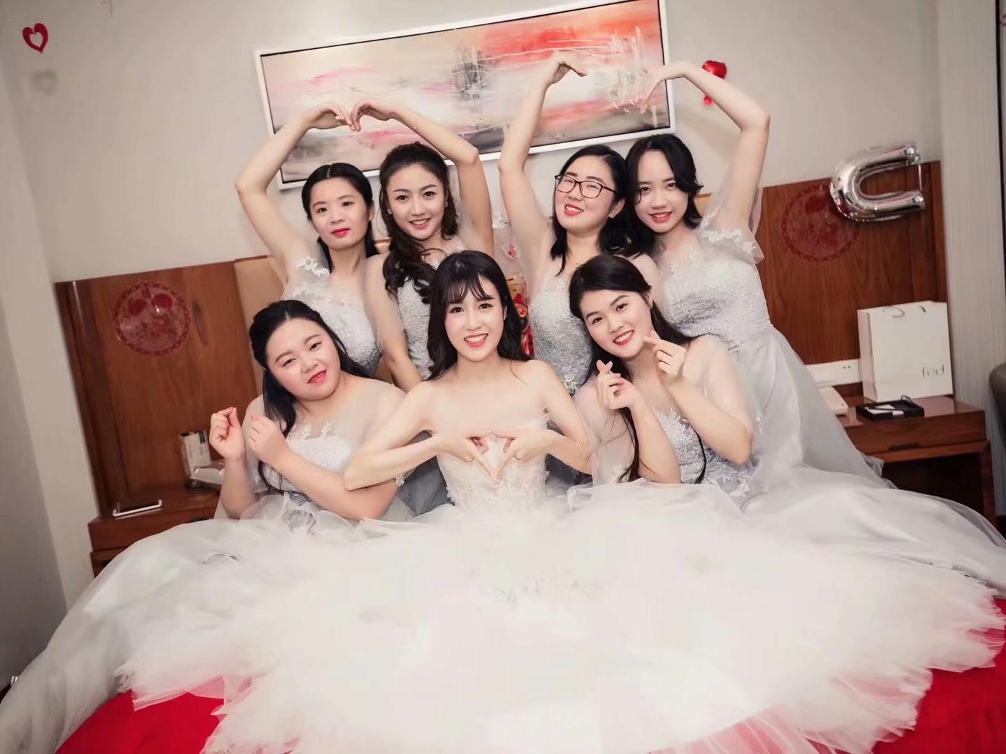 特惠套餐出门纱主婚纱敬酒服2件伴娘服