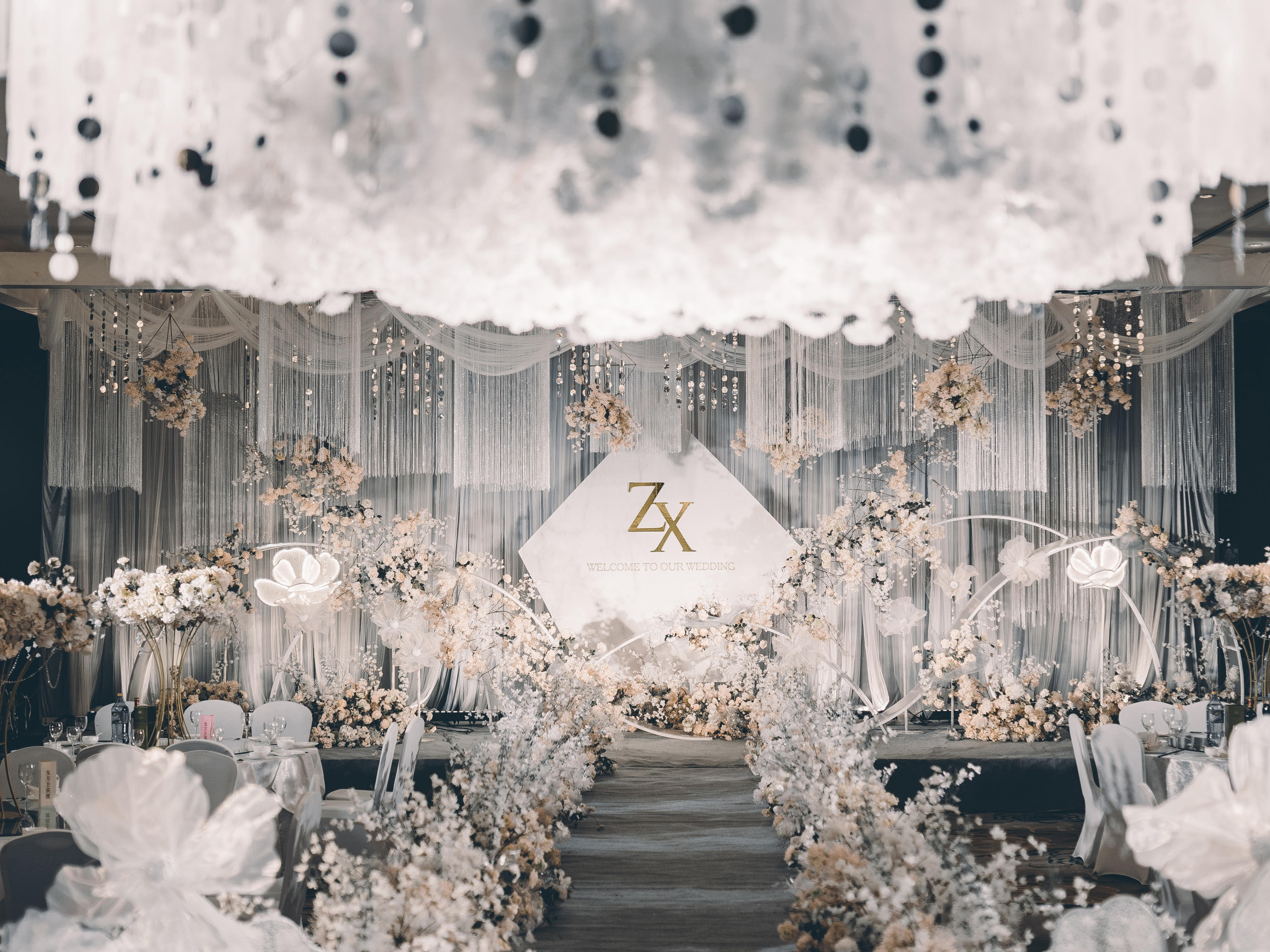 【际遇】灰白色时尚风格婚宴布置婚礼策划 