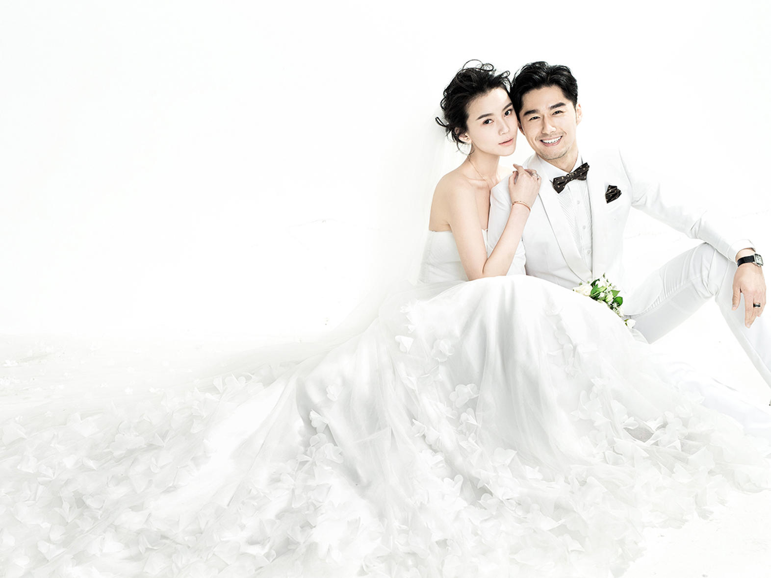 婚纱底片送_婚纱摄影底片图