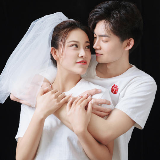 王先生      张女士  婚纱照