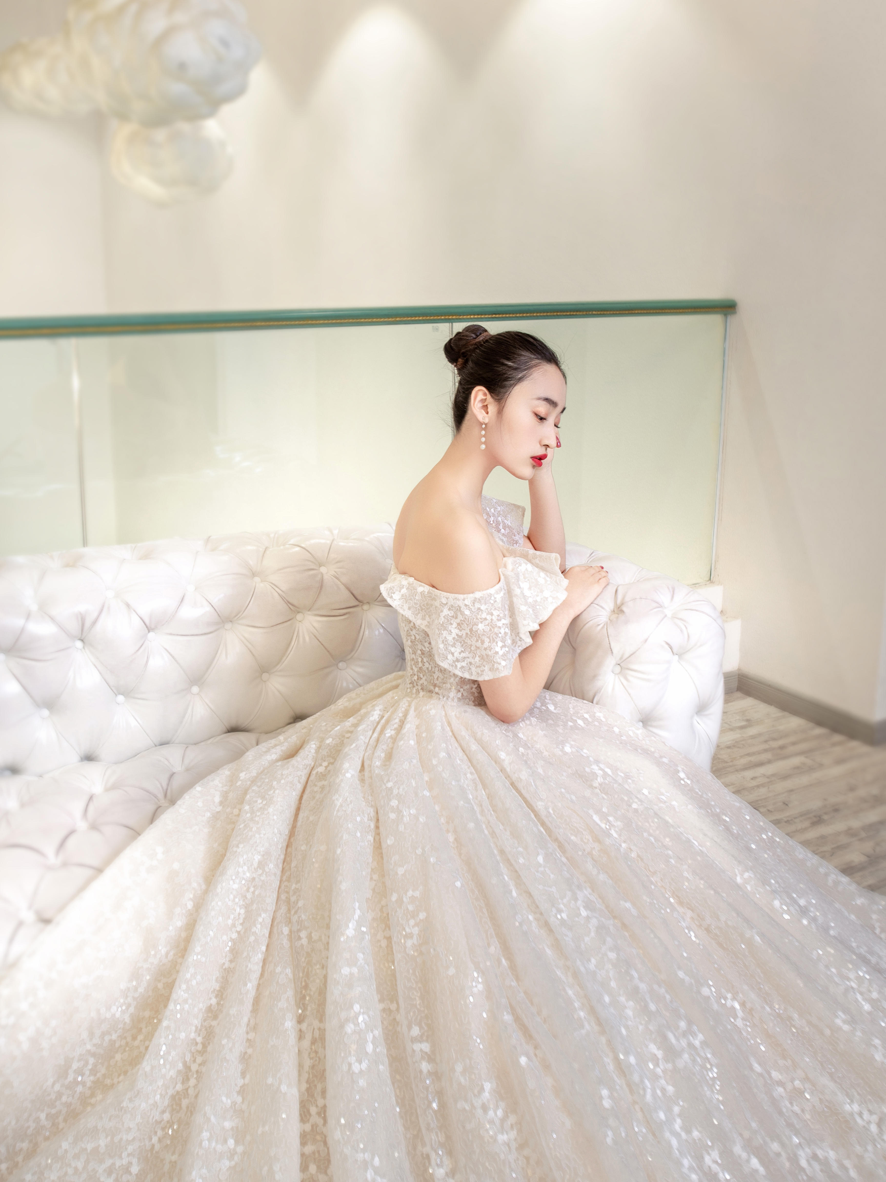 【特惠套餐】精品婚纱+秀禾