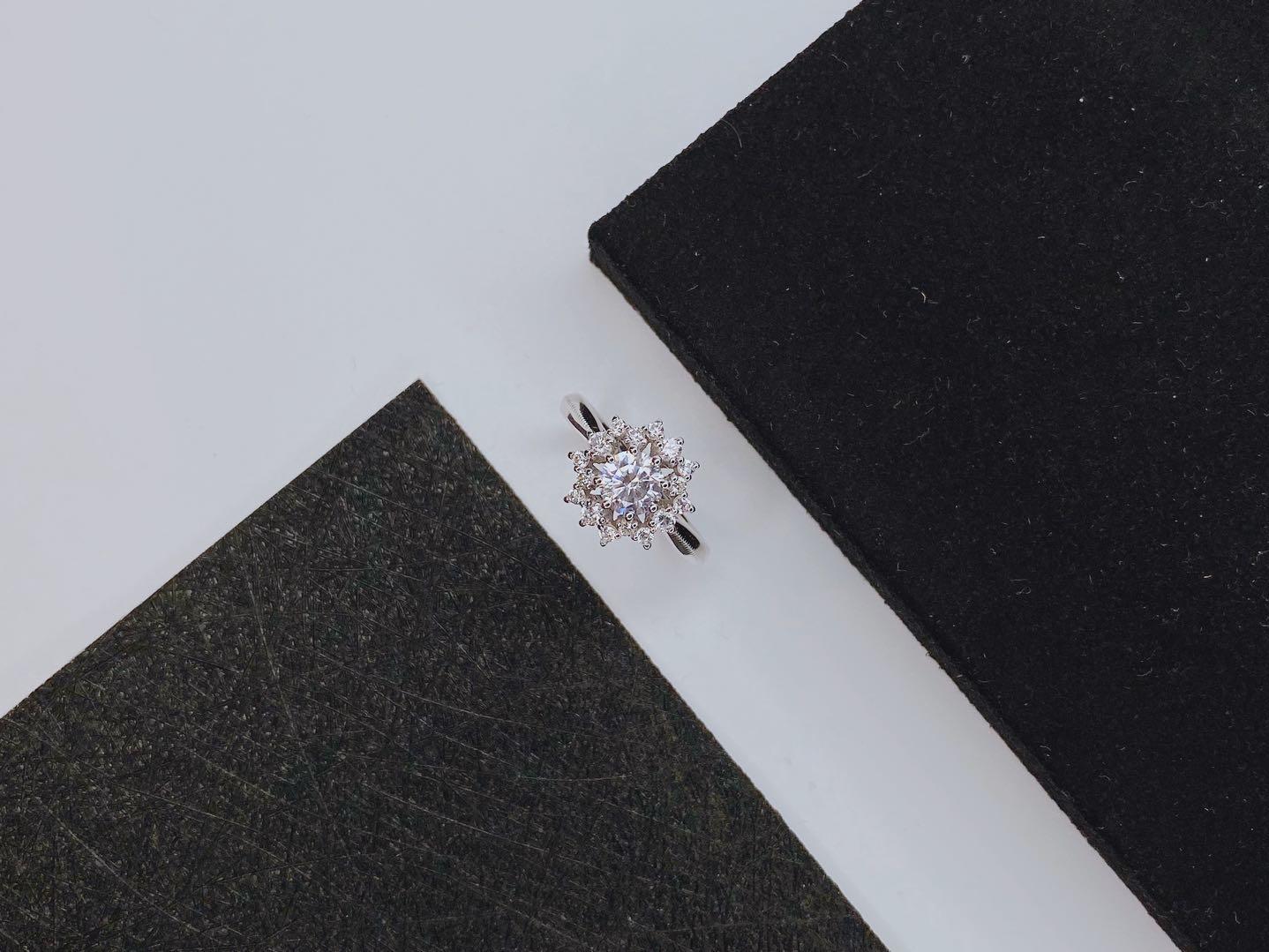 黛西/Daisy 50分18k金订婚求婚钻戒