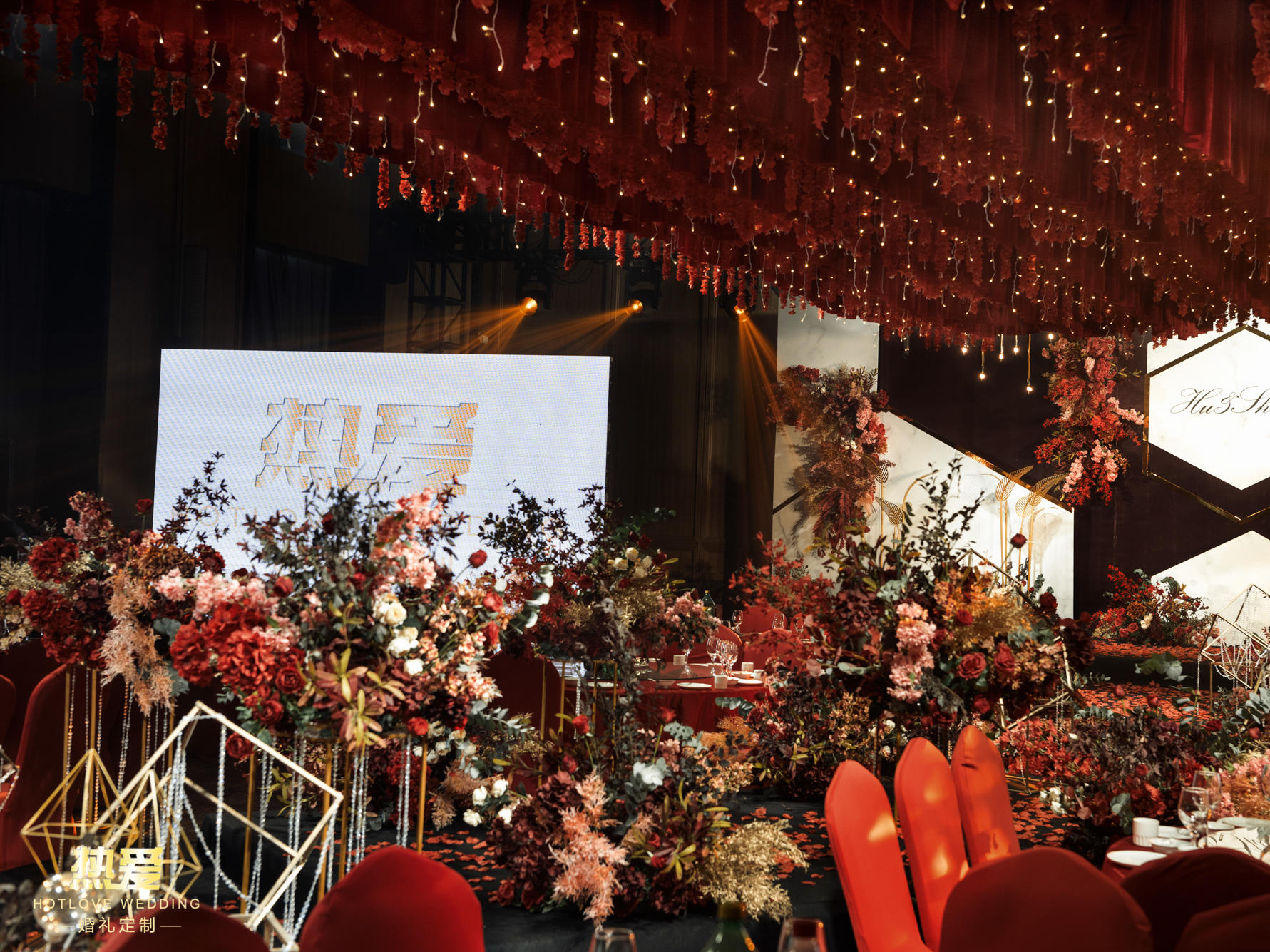 【口碑爆棚私属秘籍】摩登红多元设计全程省心一站式